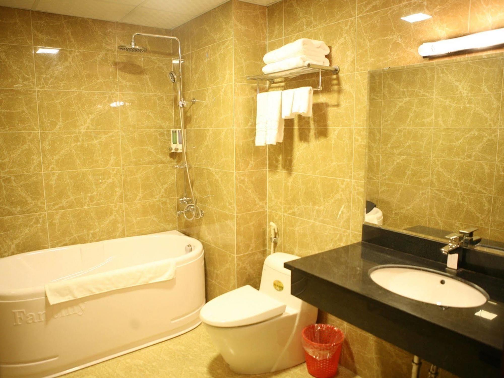 Bounty Hotel Hanoi Buitenkant foto